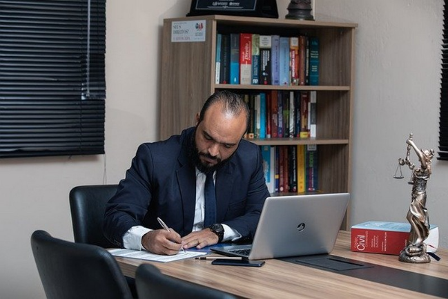 A gestão eficiente de uma empresa exige mais do que apenas boas práticas operacionais. É essencial que as informações contábeis estejam corretas, atualizadas e em conformidade com a legislação vigente