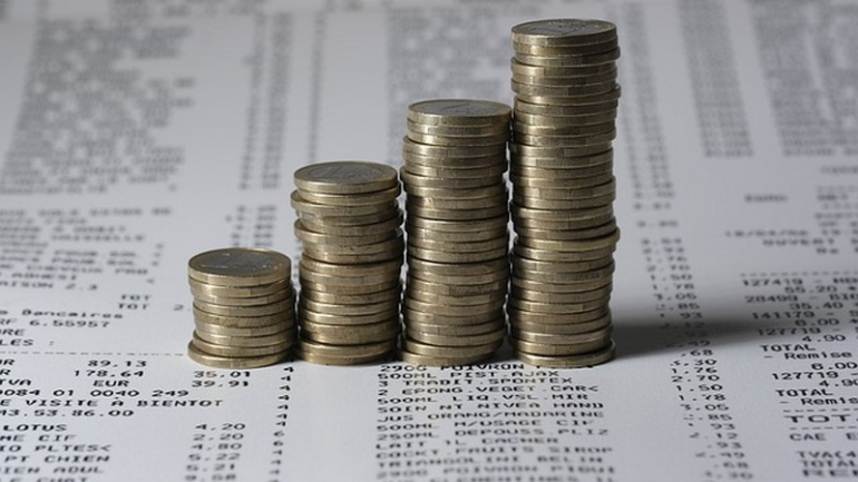 A auditoria de fraudes corporativas é um processo essencial para identificar e prevenir irregularidades que possam comprometer a integridade financeira e operacional de uma empresa.